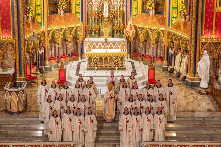 Arautos do Evangelho e o Salto da Fé